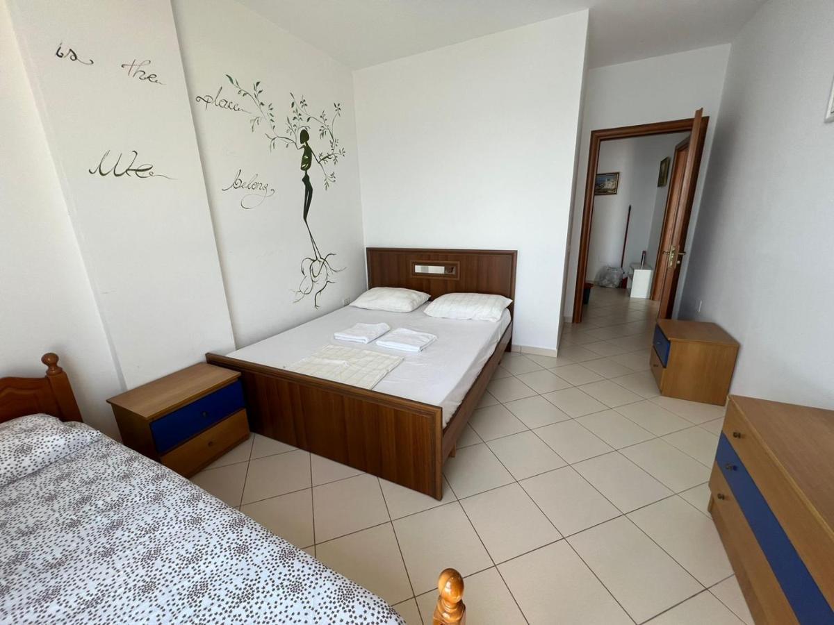 Blue Sky Apartaments Durres Bagian luar foto