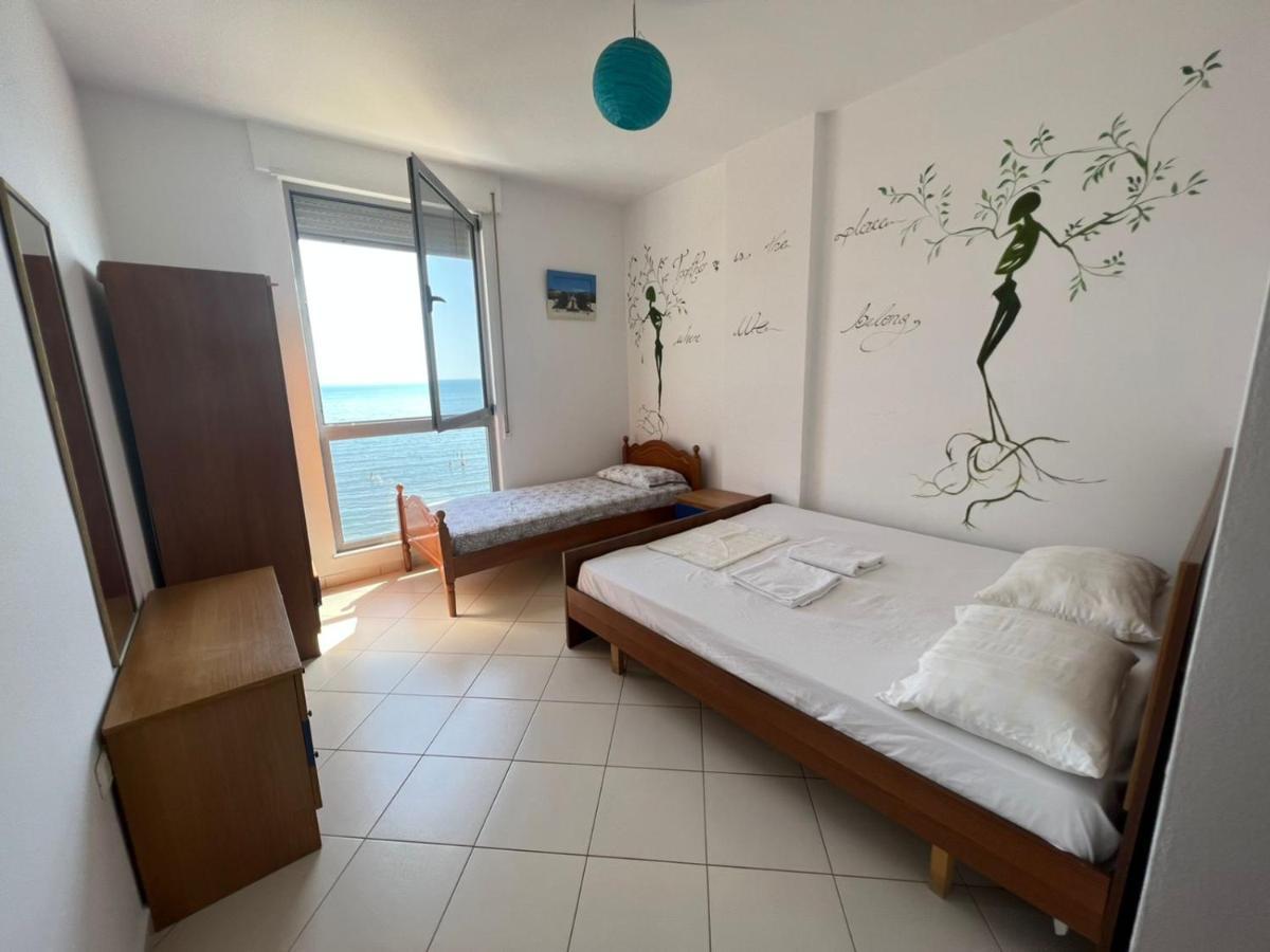 Blue Sky Apartaments Durres Bagian luar foto